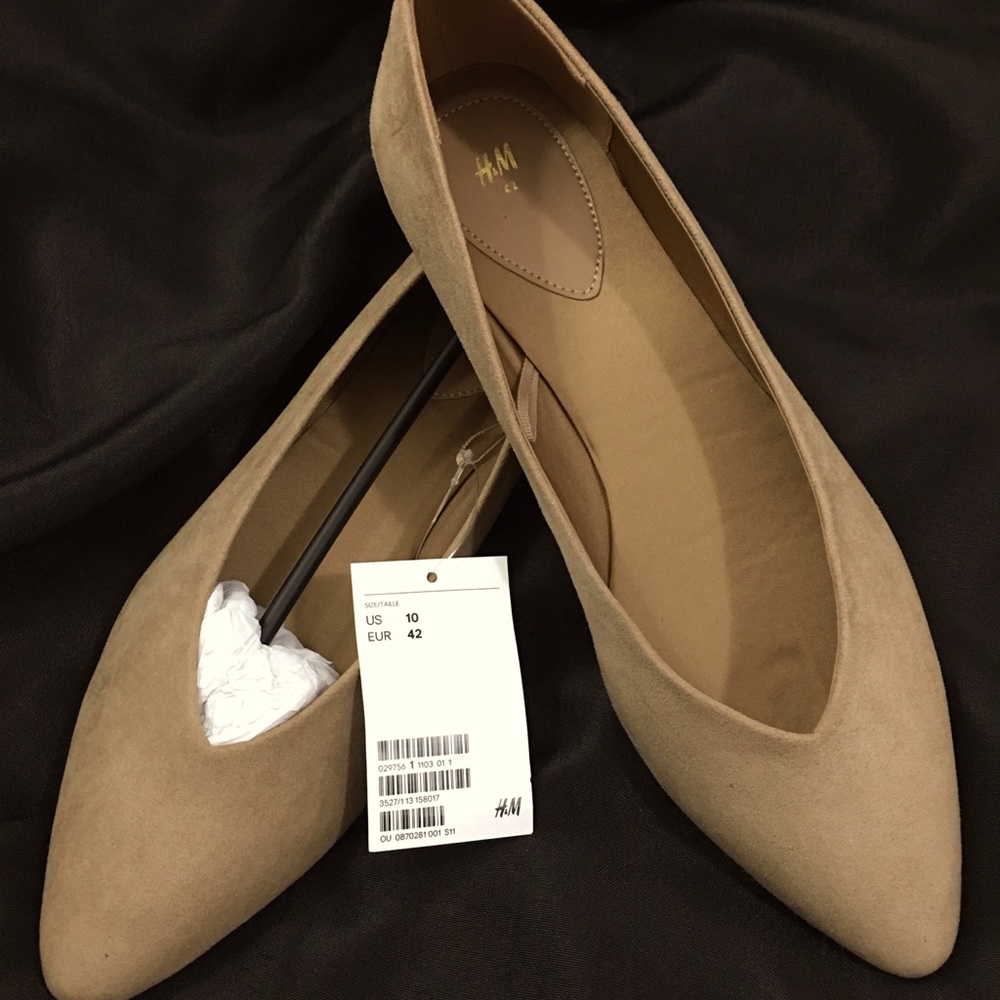 Women’s size US 10/ EUR 42 H&M flats. Taupe, brand new, never worn.
